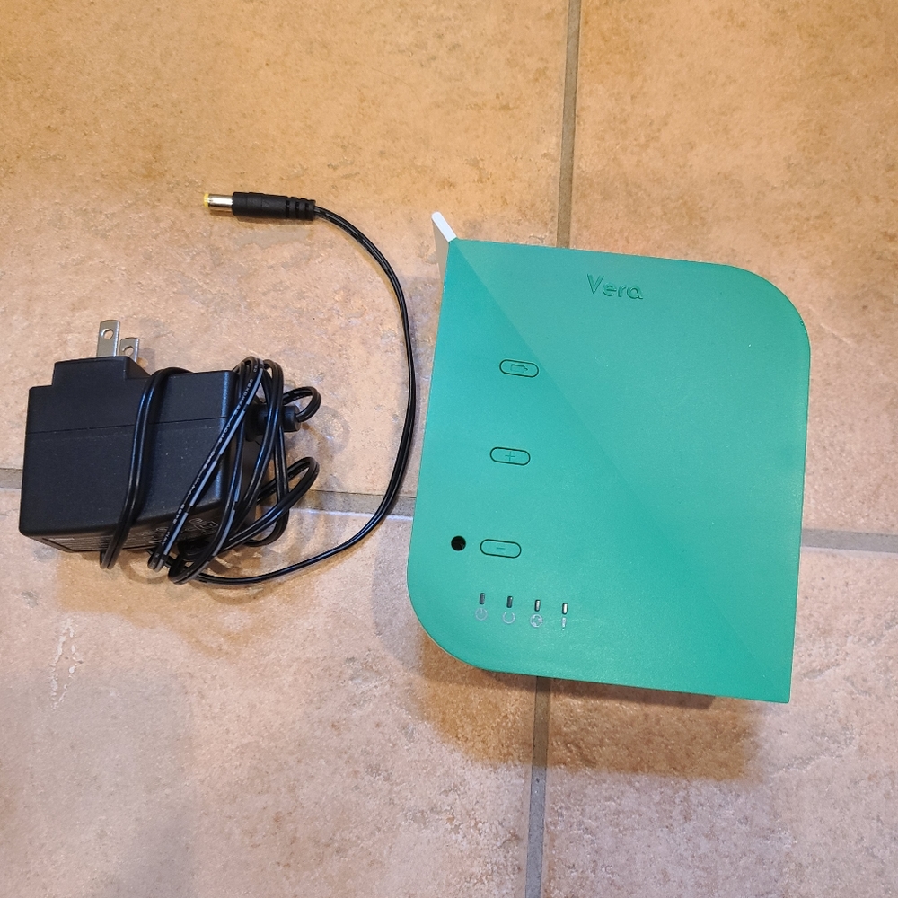 VeraLite Z Wave Compatible SmartHome controller